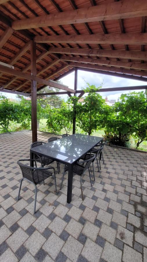 Sailing Forever Bungalow Kastela Bagian luar foto