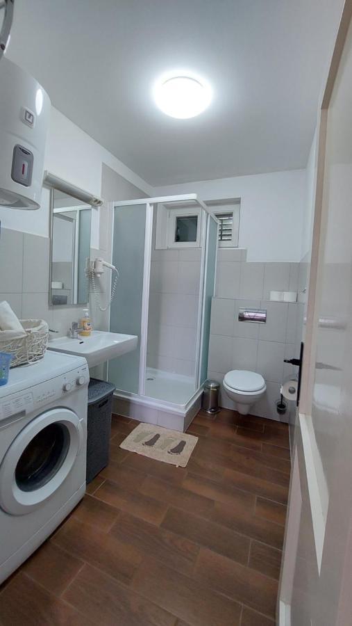 Sailing Forever Bungalow Kastela Bagian luar foto