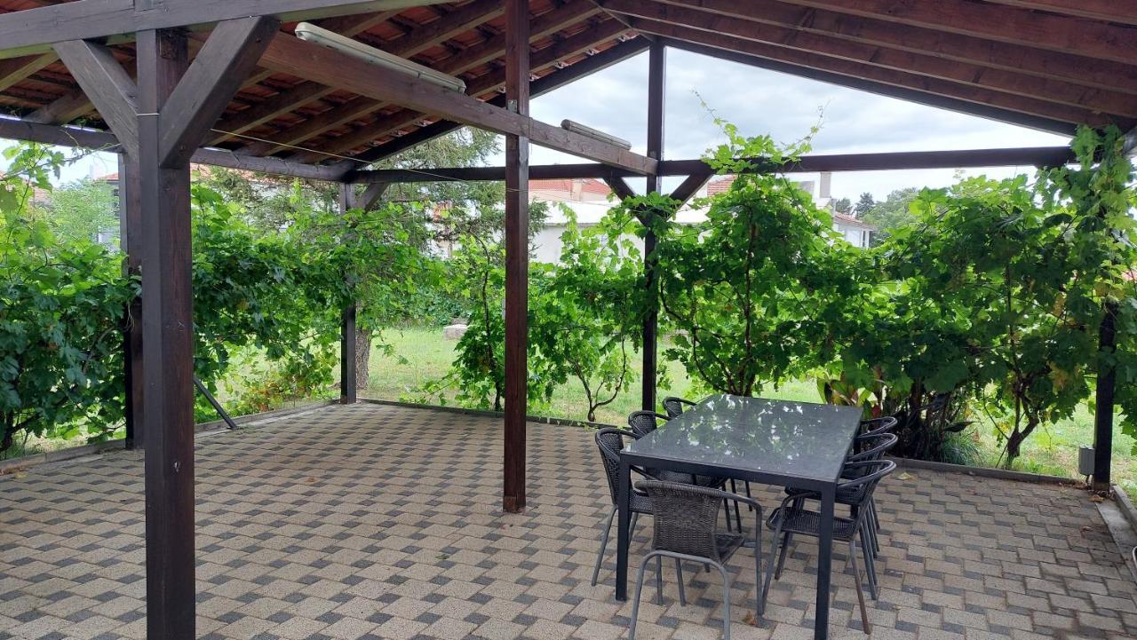 Sailing Forever Bungalow Kastela Bagian luar foto